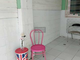 À vendre 2 chambres maison de ville à Thawi Watthana, Bangkok