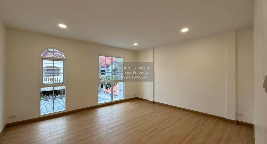 Casa adosada en venta de 2 habitaciones en Wang Thonglang, Bangkok