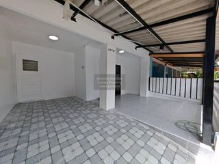 For sale 3 bedrooms townhouse in Mueang Samut Prakan, Samut Prakan