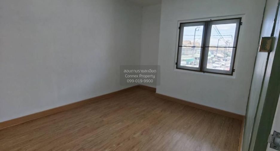 For sale 3 bedrooms townhouse in Mueang Samut Prakan, Samut Prakan