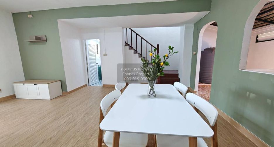 For sale 3 bedrooms townhouse in Mueang Samut Prakan, Samut Prakan