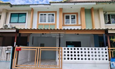 For sale 3 bedrooms townhouse in Mueang Samut Prakan, Samut Prakan