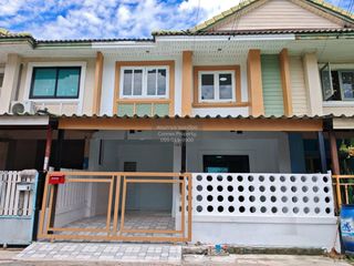 For sale 3 bedrooms townhouse in Mueang Samut Prakan, Samut Prakan