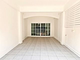Casa adosada en venta de 4 habitaciones en Krathum Baen, Samut Sakhon