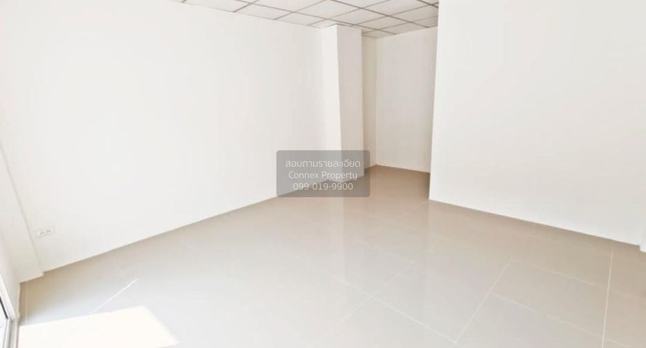 Casa adosada en venta de 4 habitaciones en Krathum Baen, Samut Sakhon