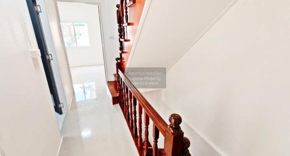 Casa adosada en venta de 4 habitaciones en Krathum Baen, Samut Sakhon