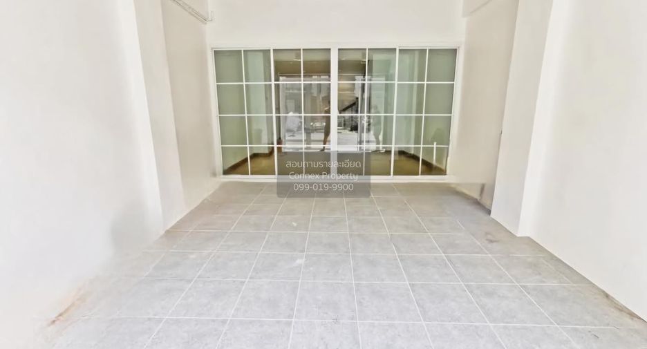Casa adosada en venta de 5 habitaciones en Krathum Baen, Samut Sakhon