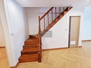Casa adosada en venta de 5 habitaciones en Krathum Baen, Samut Sakhon