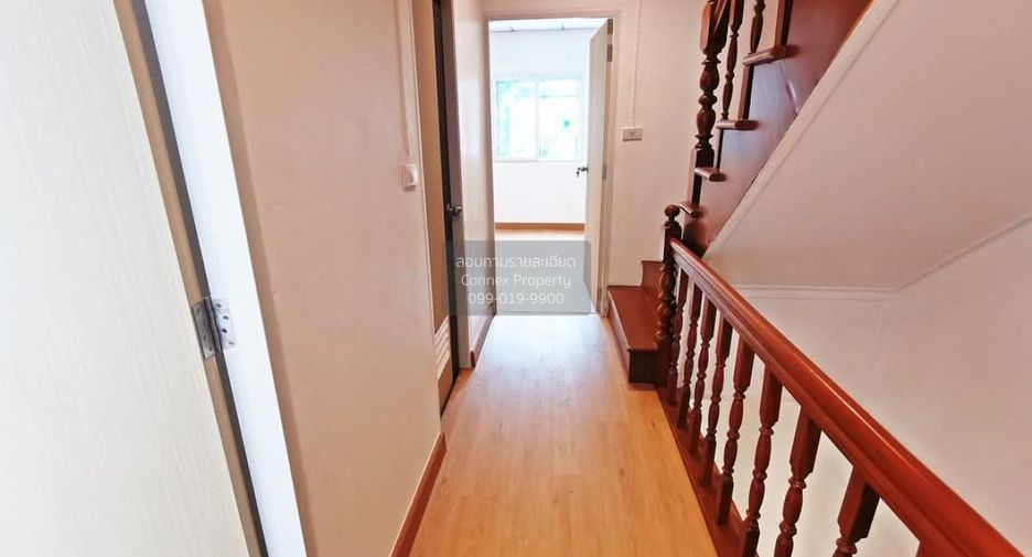Casa adosada en venta de 5 habitaciones en Krathum Baen, Samut Sakhon