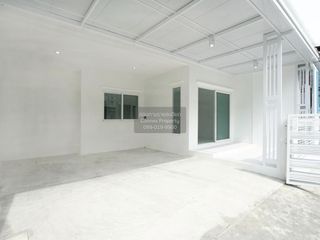 À vendre 3 chambres maison de ville à Bang Yai, Nonthaburi