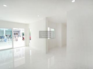 À vendre 3 chambres maison de ville à Bang Yai, Nonthaburi