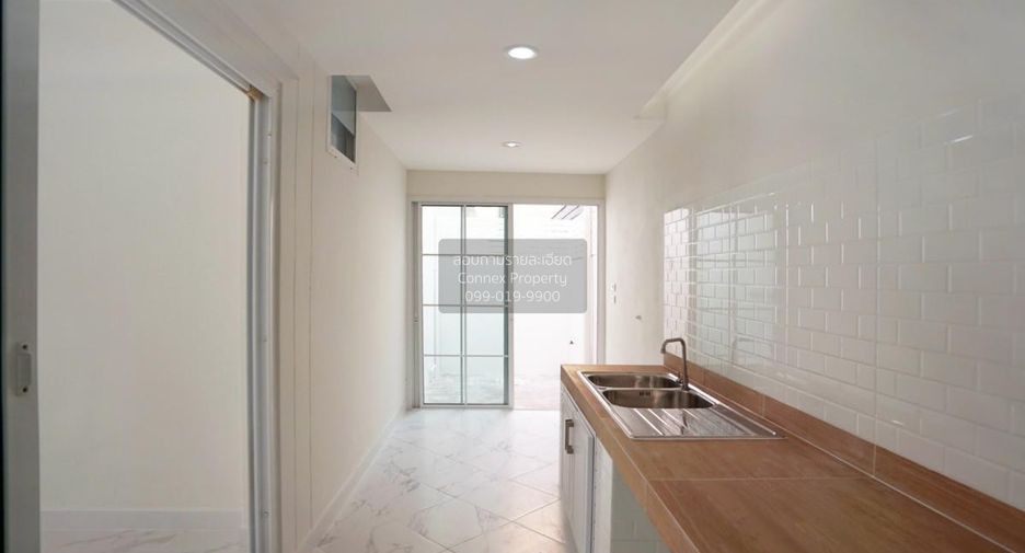 Casa adosada en venta de 3 habitaciones en Bang Yai, Nonthaburi