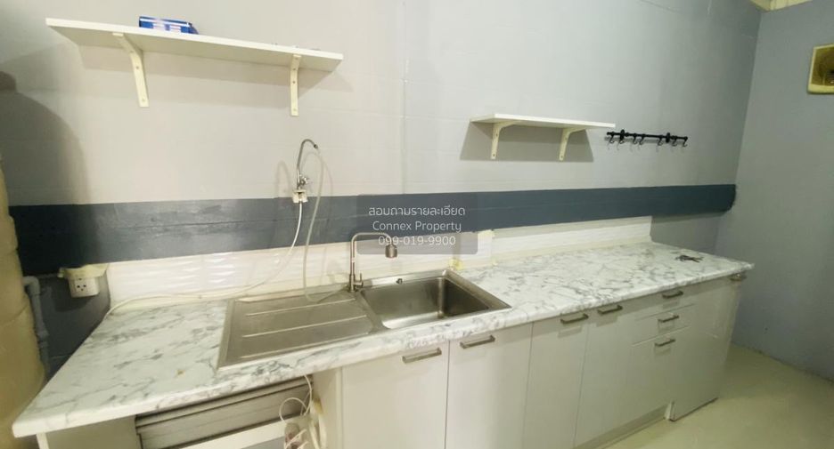 For sale 3 bedrooms townhouse in Pak Kret, Nonthaburi