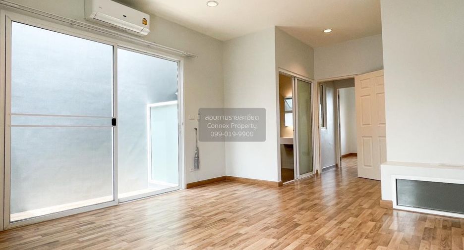 For sale 4 bedrooms townhouse in Mueang Nonthaburi, Nonthaburi