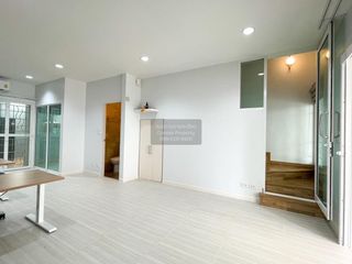 For sale 4 bedrooms townhouse in Mueang Nonthaburi, Nonthaburi