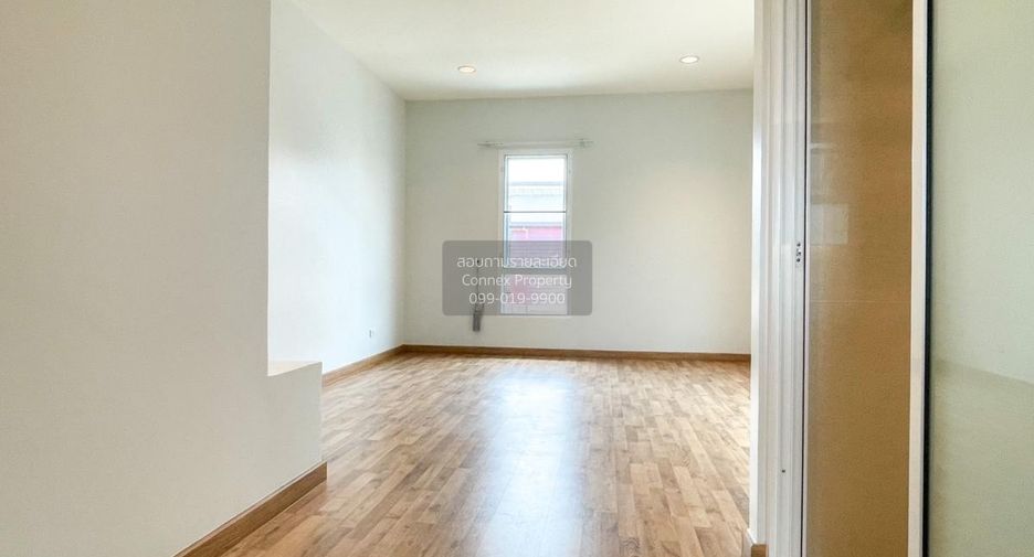 For sale 4 bedrooms townhouse in Mueang Nonthaburi, Nonthaburi