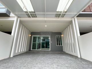 For sale 4 bedrooms townhouse in Mueang Nonthaburi, Nonthaburi