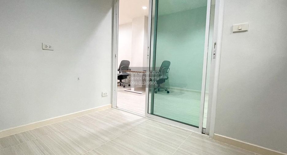 For sale 4 bedrooms townhouse in Mueang Nonthaburi, Nonthaburi