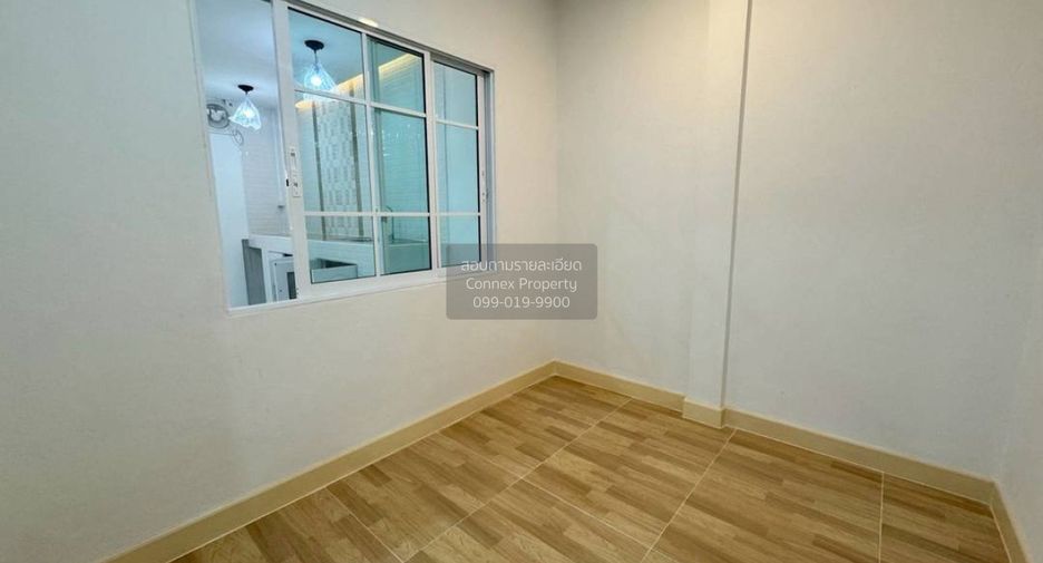 Casa adosada en venta de 5 habitaciones en Bang Bua Thong, Nonthaburi