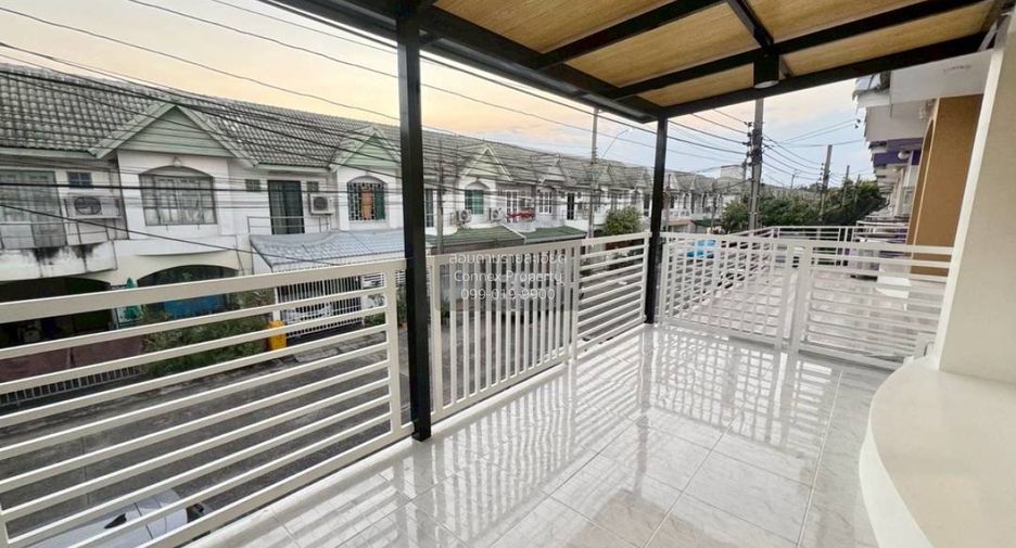 Casa adosada en venta de 5 habitaciones en Bang Bua Thong, Nonthaburi