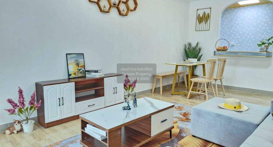 Casa adosada en venta de 3 habitaciones en Min Buri, Bangkok
