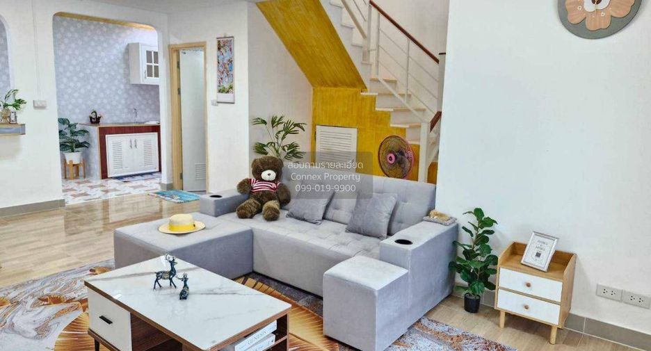 Casa adosada en venta de 3 habitaciones en Min Buri, Bangkok