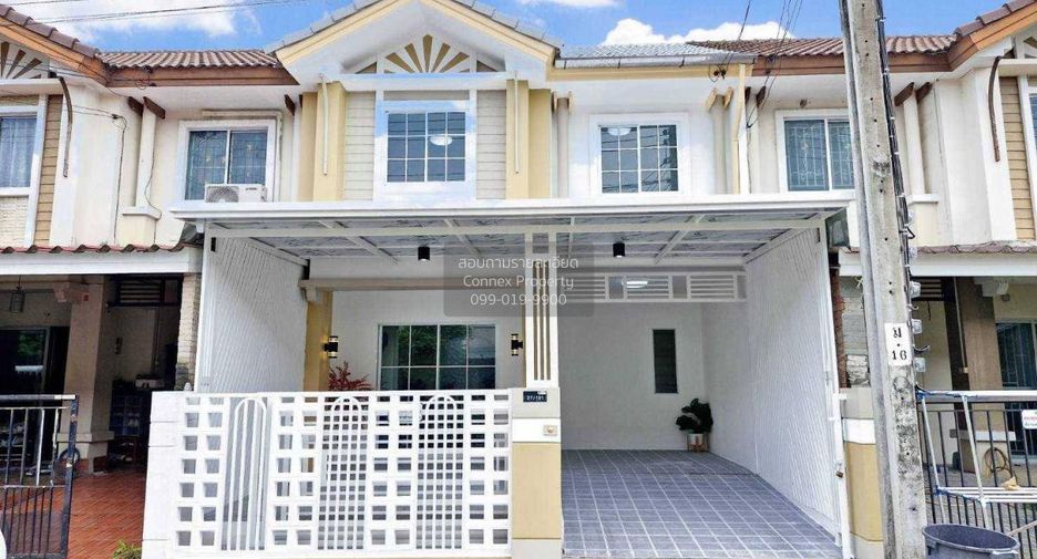 Casa adosada en venta de 3 habitaciones en Min Buri, Bangkok