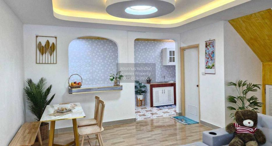 Casa adosada en venta de 3 habitaciones en Min Buri, Bangkok