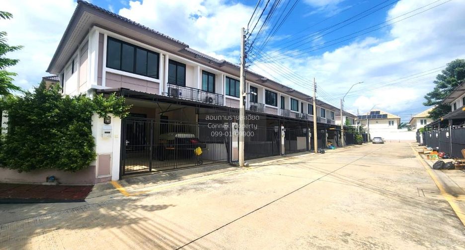 For sale 3 bedrooms townhouse in Bang Kruai, Nonthaburi
