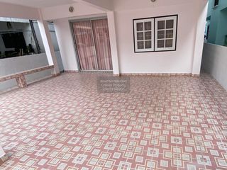 À vendre 4 chambres maison à Wang Thonglang, Bangkok