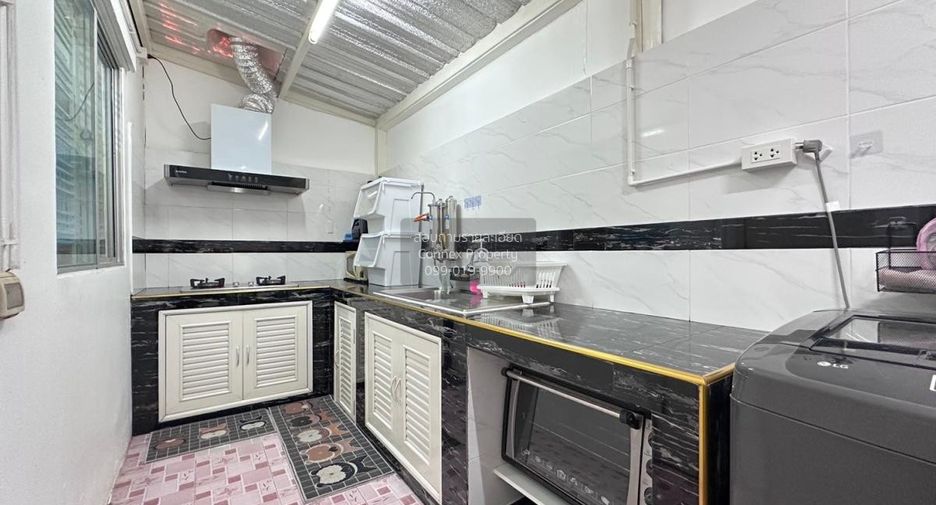 Reihenhaus zum Kauf mit 3 Zimmer in Krathum Baen, Samut Sakhon