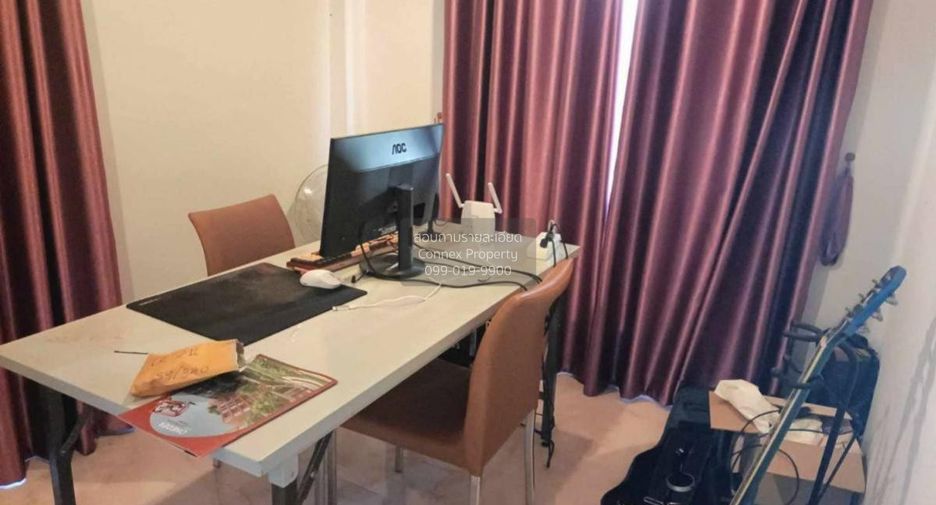 For sale 4 bedrooms townhouse in Bang Khun Thian, Bangkok