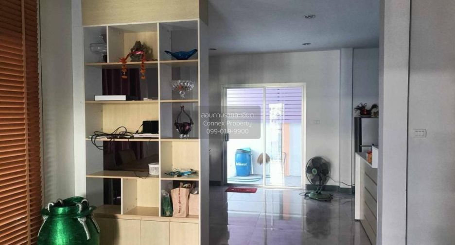 For sale 4 bedrooms townhouse in Bang Khun Thian, Bangkok