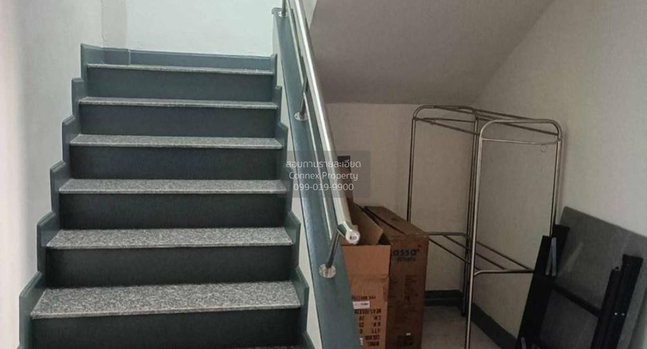 For sale 4 bedrooms townhouse in Bang Khun Thian, Bangkok