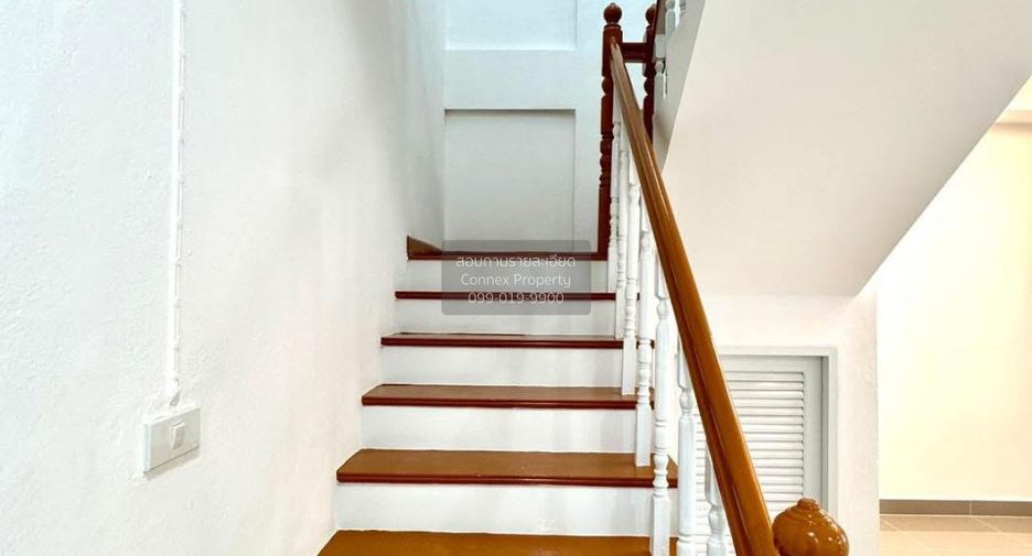 For sale 5 bedrooms townhouse in Thanyaburi, Pathum Thani