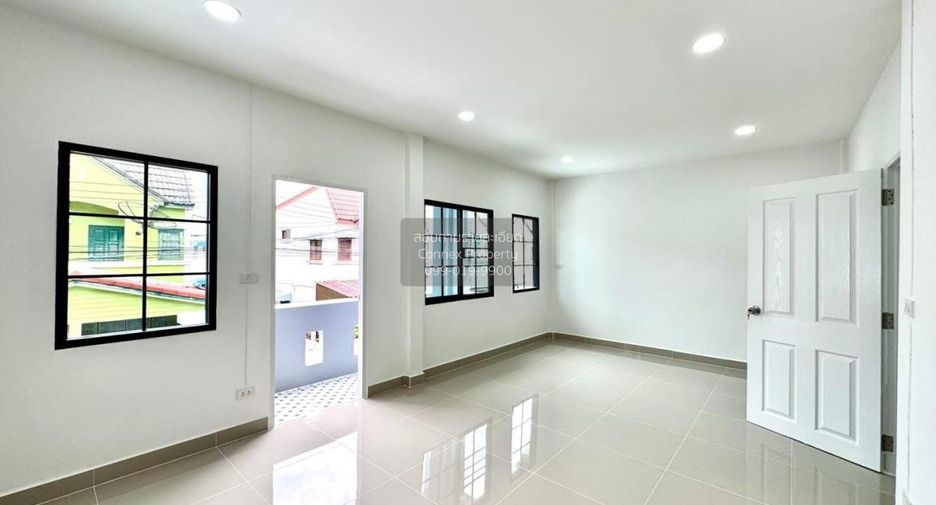 For sale 5 bedrooms townhouse in Thanyaburi, Pathum Thani