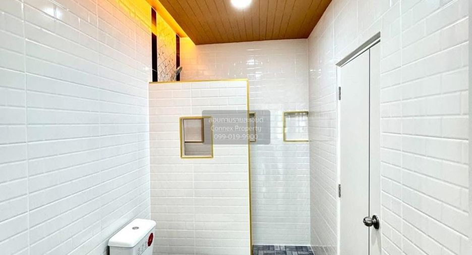 For sale 5 bedrooms townhouse in Thanyaburi, Pathum Thani