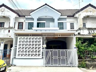 For sale 5 bedrooms townhouse in Thanyaburi, Pathum Thani