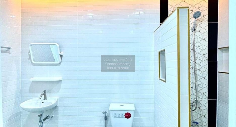 For sale 5 bedrooms townhouse in Thanyaburi, Pathum Thani