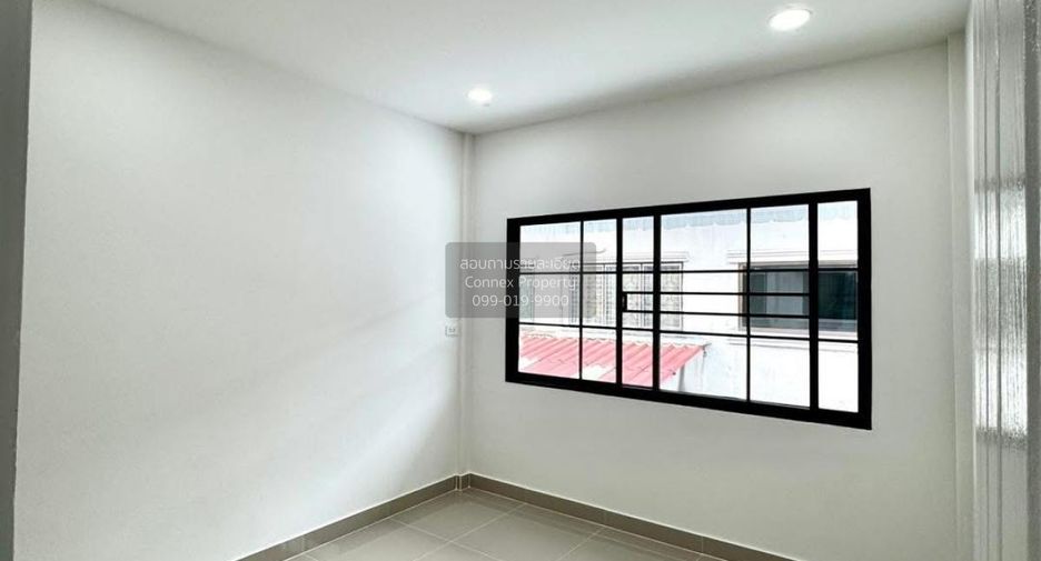 For sale 5 bedrooms townhouse in Thanyaburi, Pathum Thani