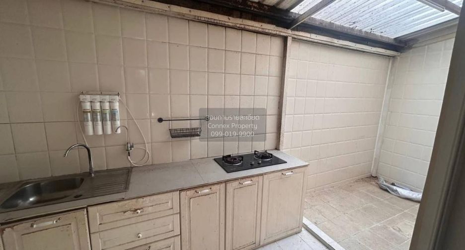 For sale 4 bedrooms townhouse in Sai Mai, Bangkok