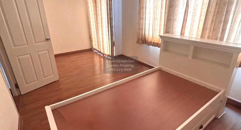 For sale 4 bedrooms townhouse in Sai Mai, Bangkok