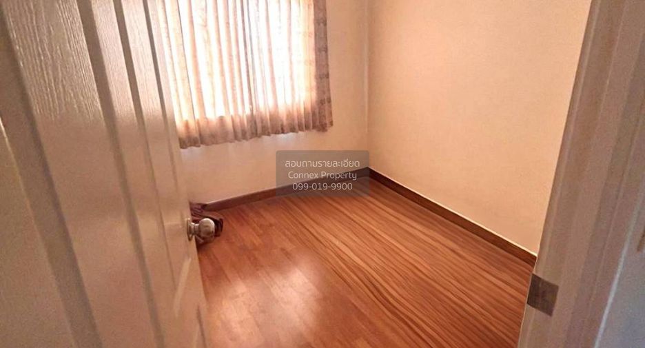 For sale 4 bedrooms townhouse in Sai Mai, Bangkok