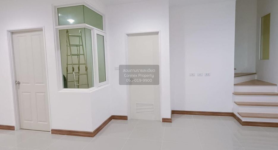 Casa adosada en venta de 4 habitaciones en Mueang Samut Sakhon, Samut Sakhon