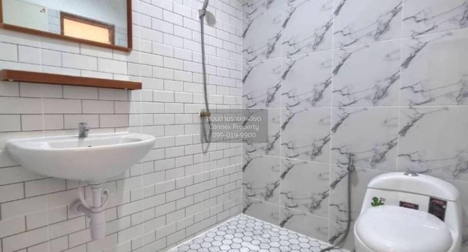 Casa adosada en venta de 3 habitaciones en Bang Bua Thong, Nonthaburi