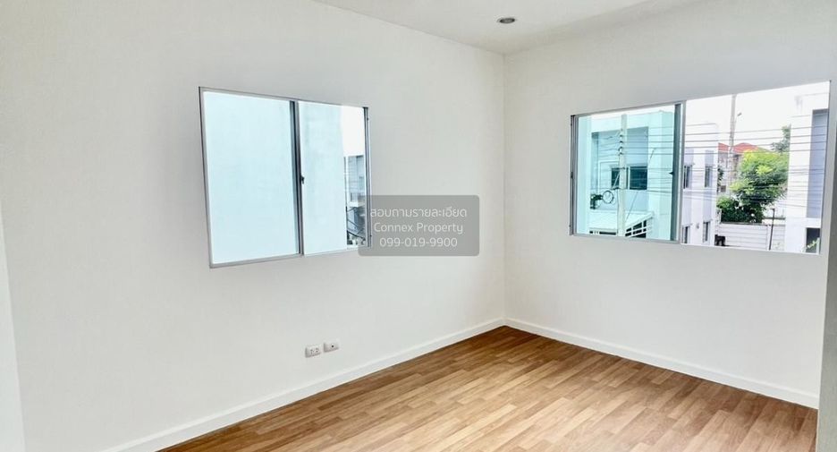 For sale 3 bedrooms townhouse in Bang Khun Thian, Bangkok