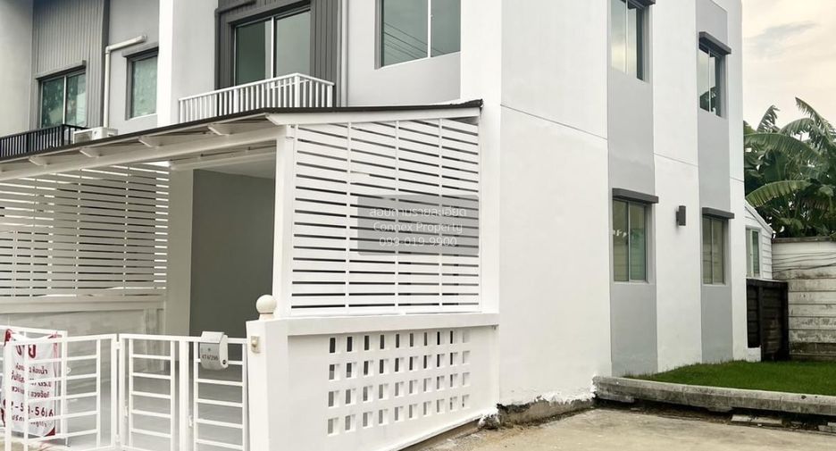 For sale 3 bedrooms townhouse in Bang Khun Thian, Bangkok