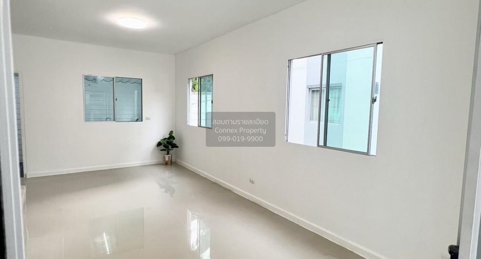 For sale 3 bedrooms townhouse in Bang Khun Thian, Bangkok