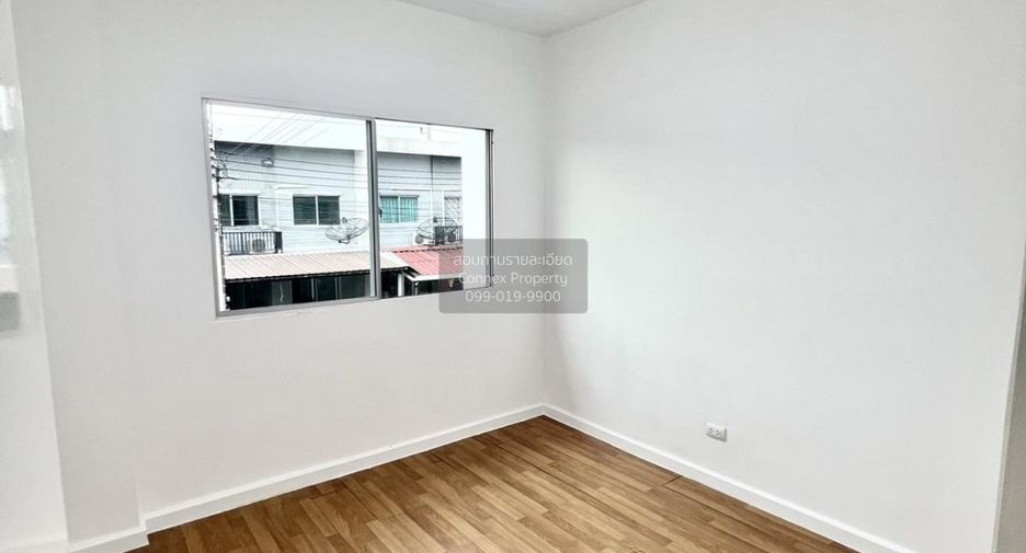 For sale 3 bedrooms townhouse in Bang Khun Thian, Bangkok