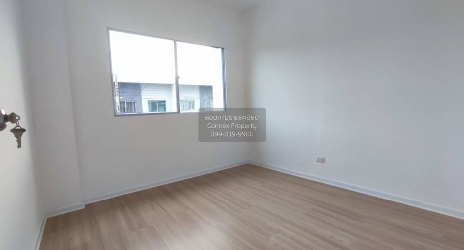 For sale 3 bedrooms townhouse in Bang Khun Thian, Bangkok